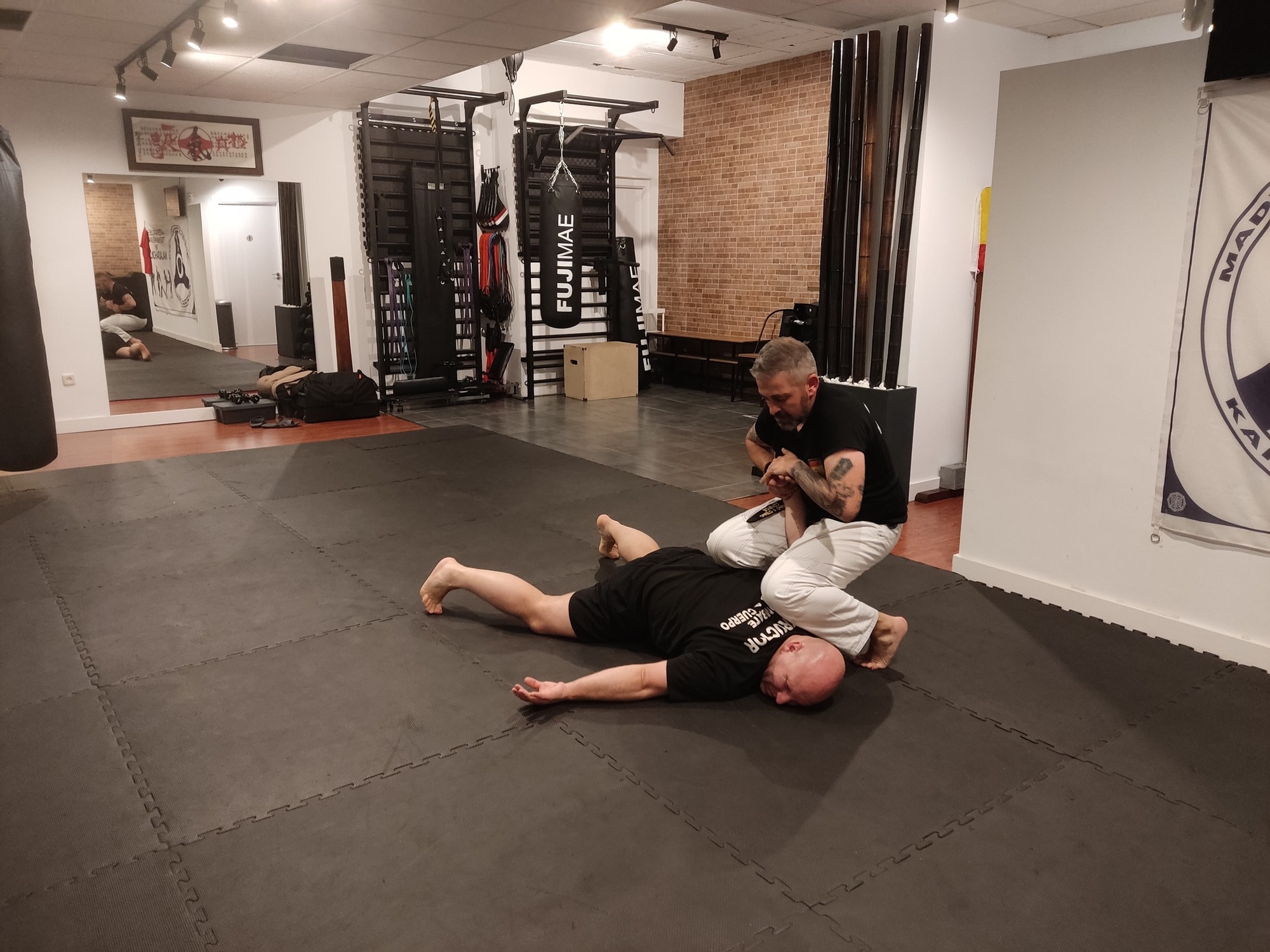 Técnica de control en el suelo — Grappling